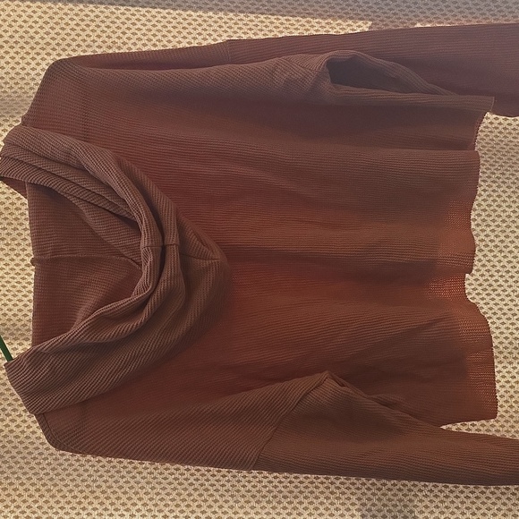 Forever 21 Peach Hooded Crop Top - Picture 6 of 6